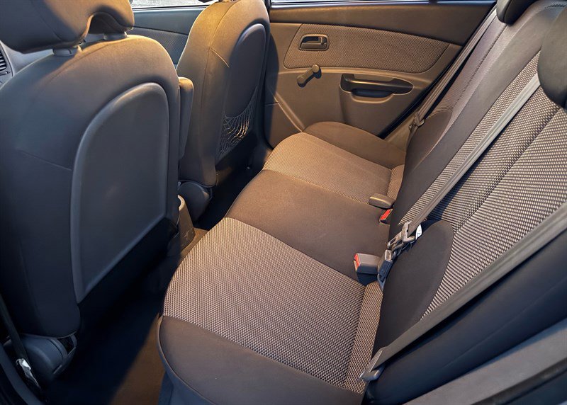 Used 2010 Kia Rio LX image 10