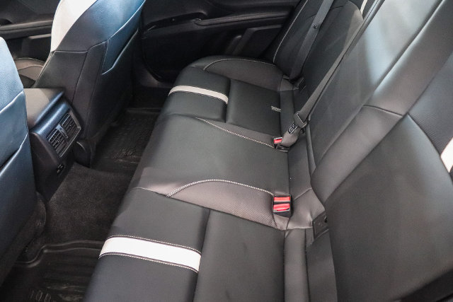 Used 2025 Toyota Camry SE w/ Convenience Package FWD image 18