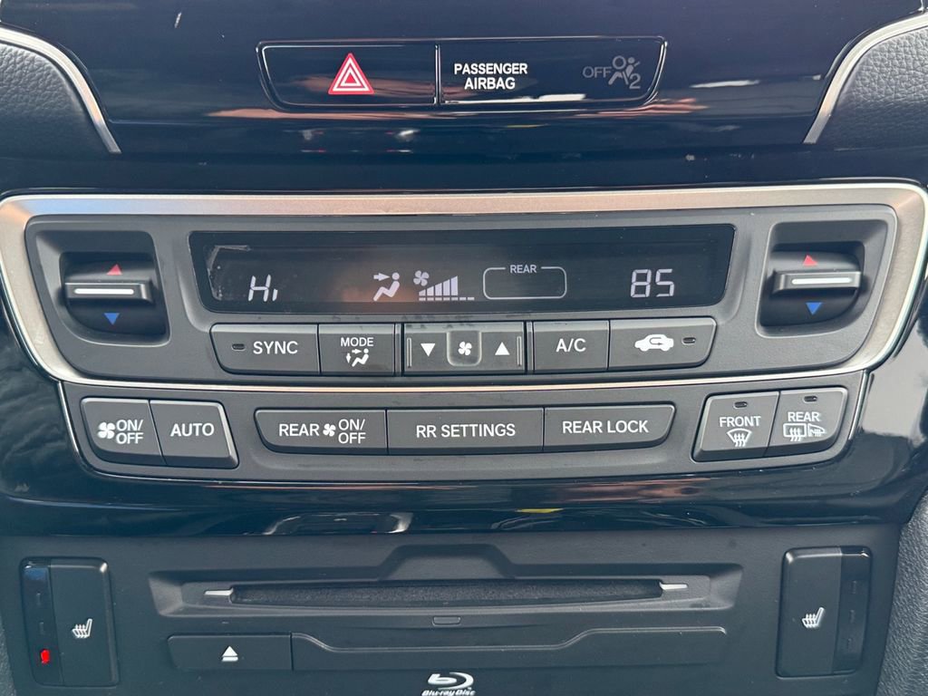 Used 2021 Honda Pilot Touring image 17