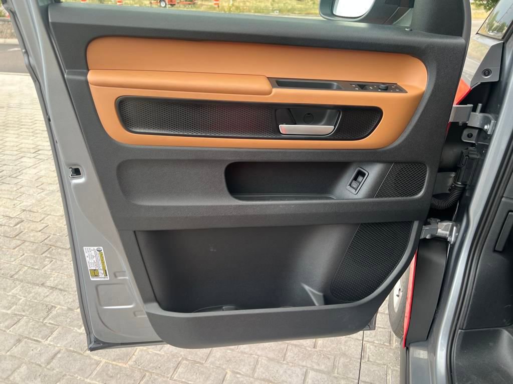 New 2025 Volkswagen ID. Buzz Pro S image 10