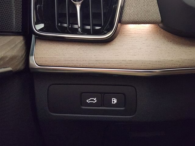 New 2026 Volvo XC90 T8 Plus w/ Protection Package Premier AWD/4WD image 21