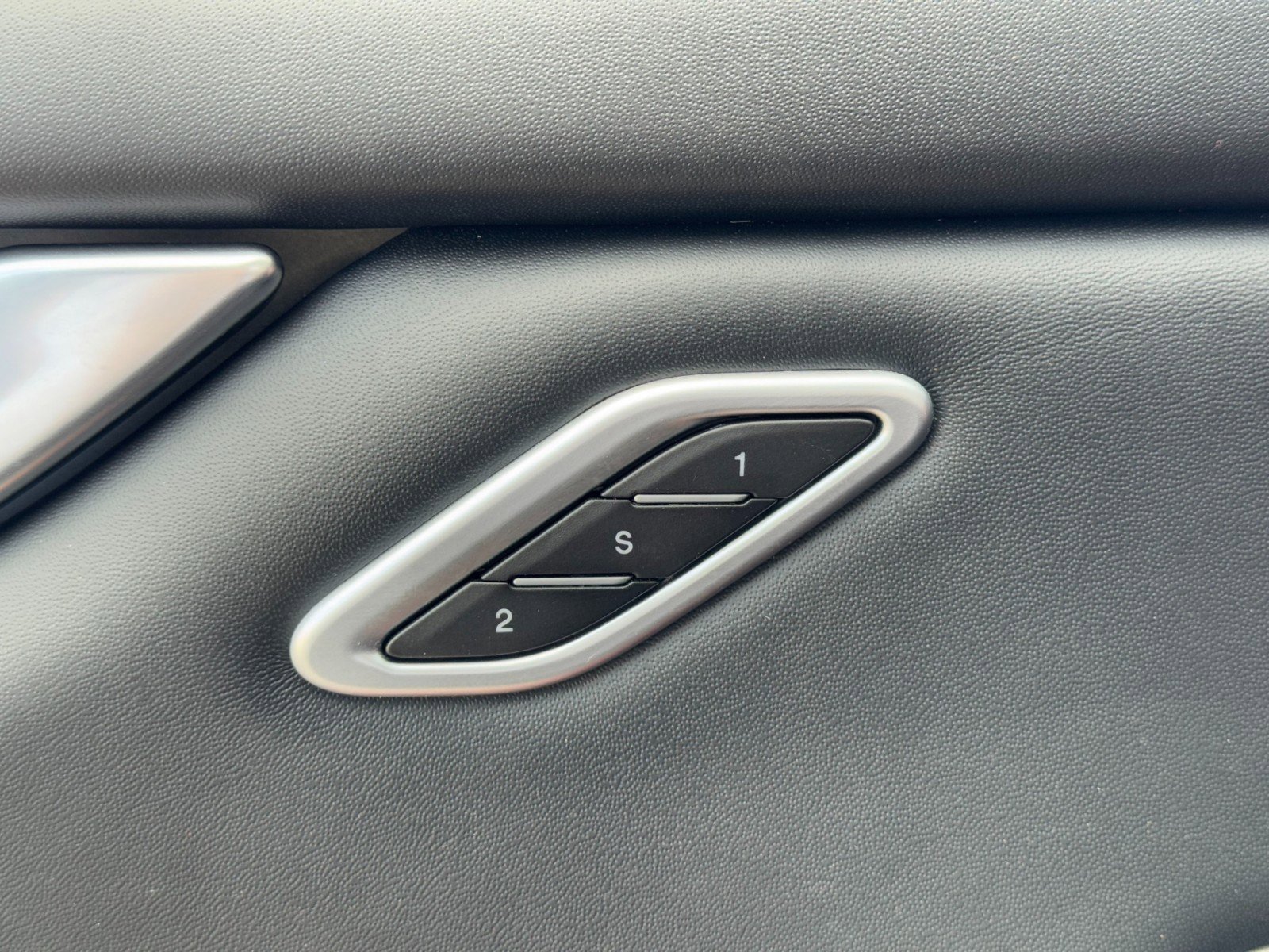 Used 2021 Maserati Ghibli Trofeo image 18