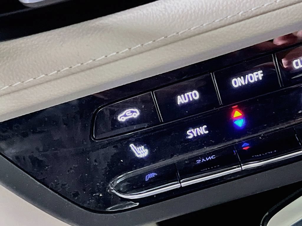 Certified 2023 Buick Envision Essence AWD/4WD image 19