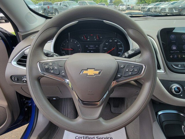 Used 2023 Chevrolet Malibu LT FWD image 17