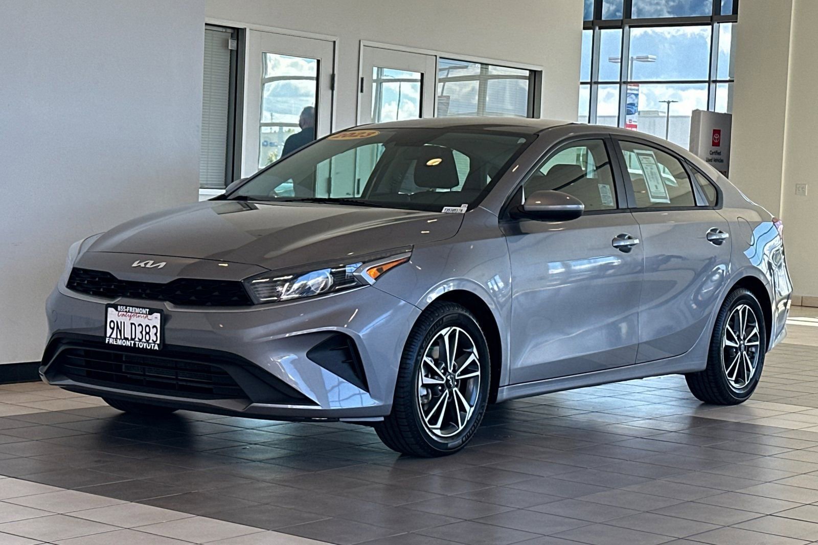 Used 2023 Kia Forte LXS image 8