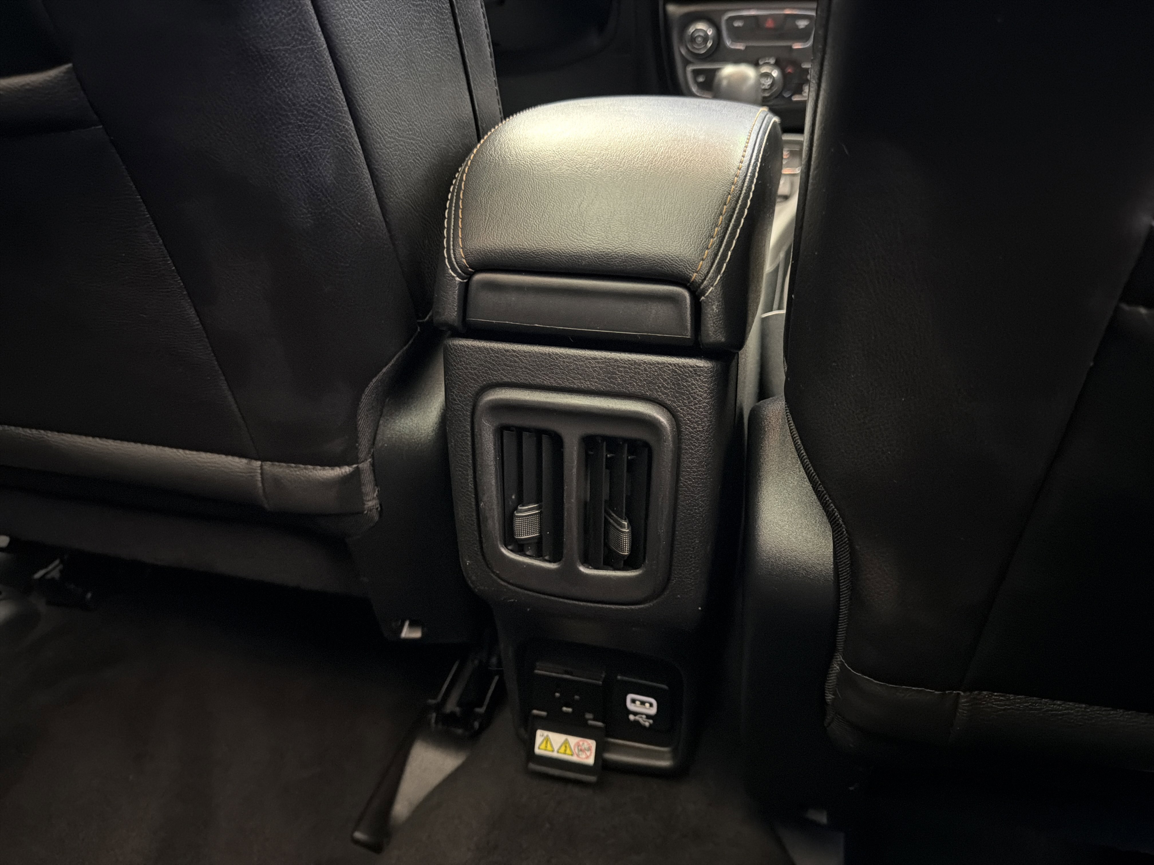 Used 2018 Jeep Compass Latitude w/ Popular Equipment Group AWD/4WD image 28