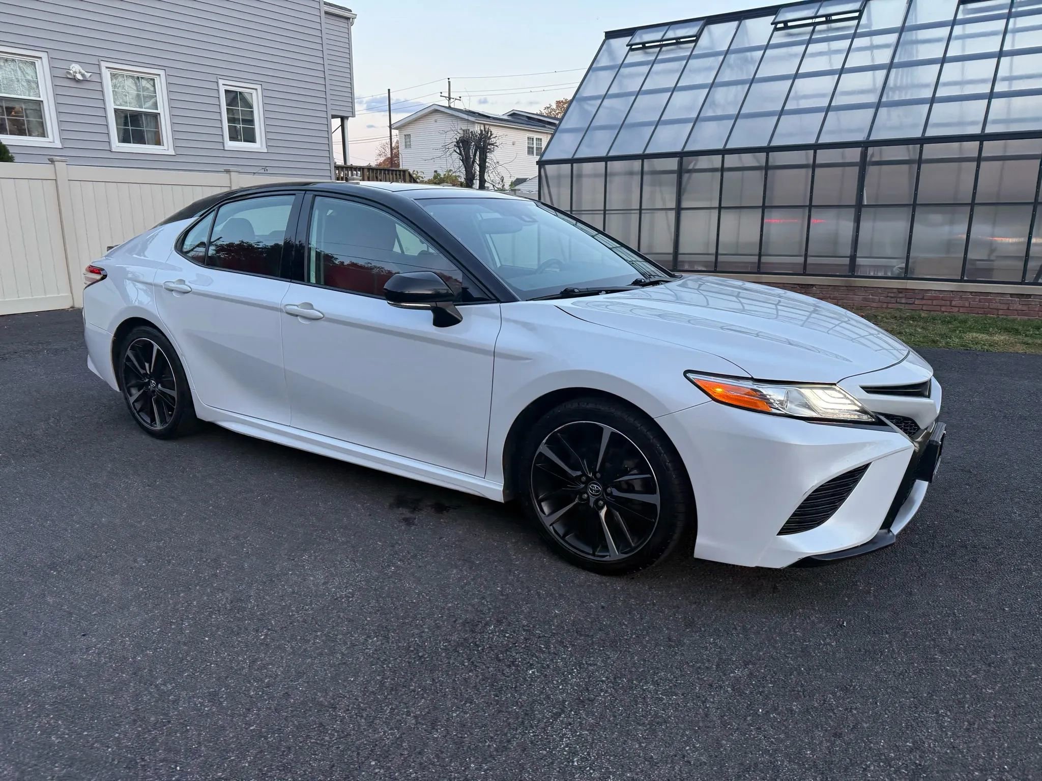 Used 2020 Toyota Camry XSE image 18