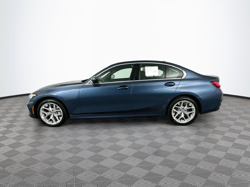 Used 2025 BMW 330i xDrive Sedan w/ Premium Package AWD/4WD image 5
