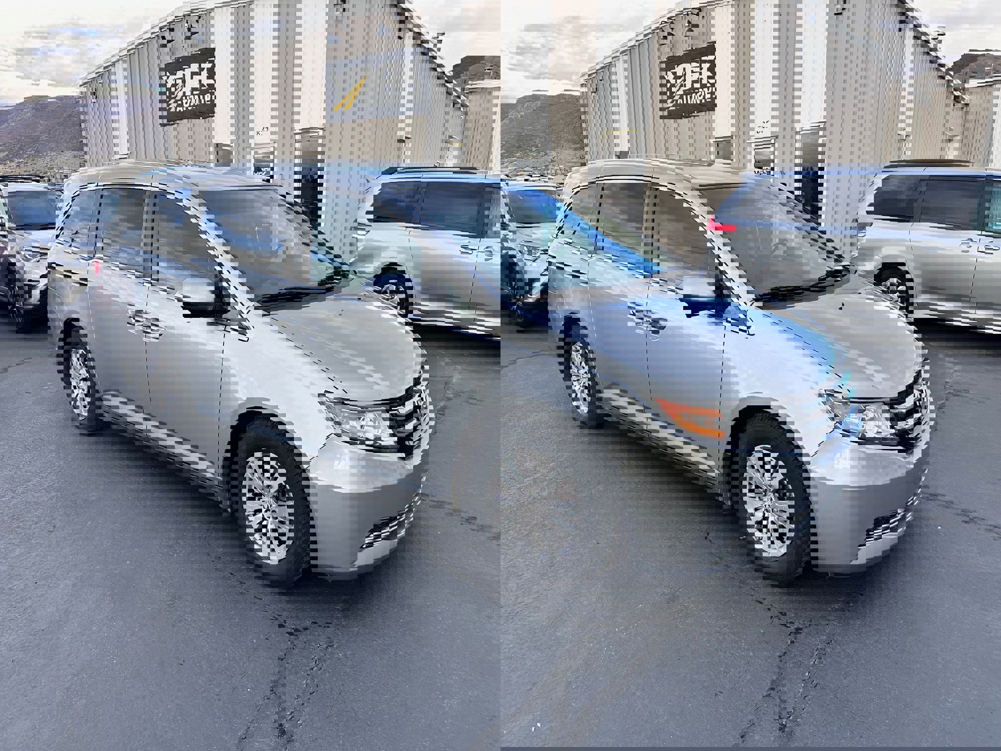 Used 2017 Honda Odyssey EX image 1