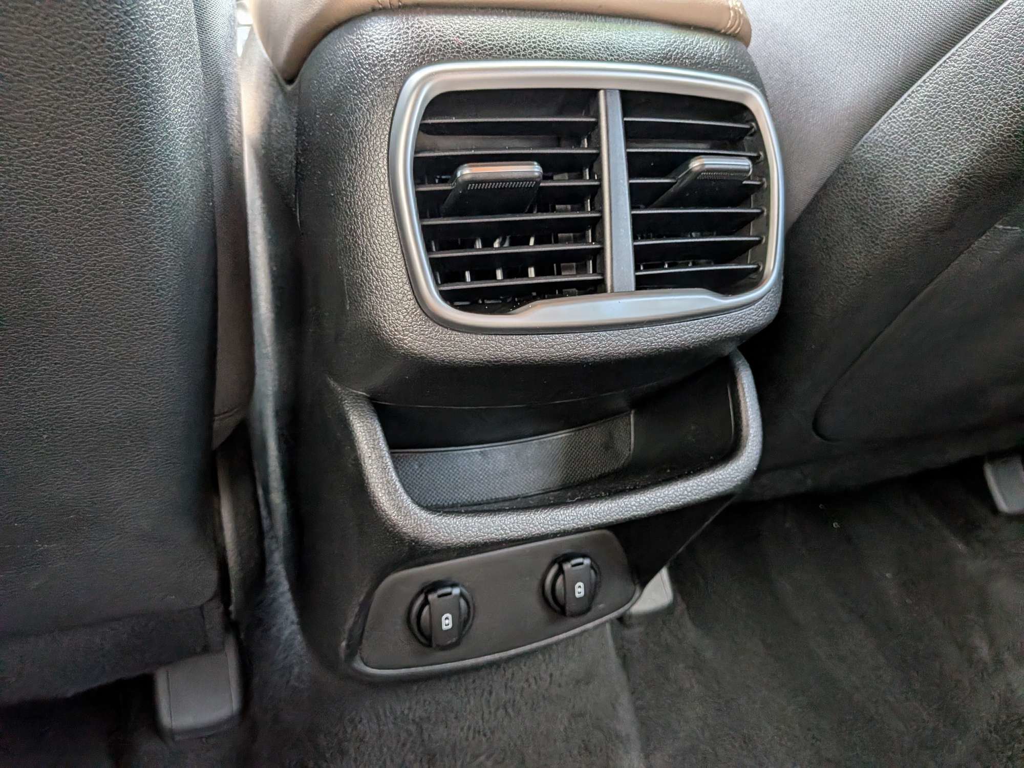 Used 2019 Hyundai Santa Fe SEL w/ Cargo Package FWD image 18