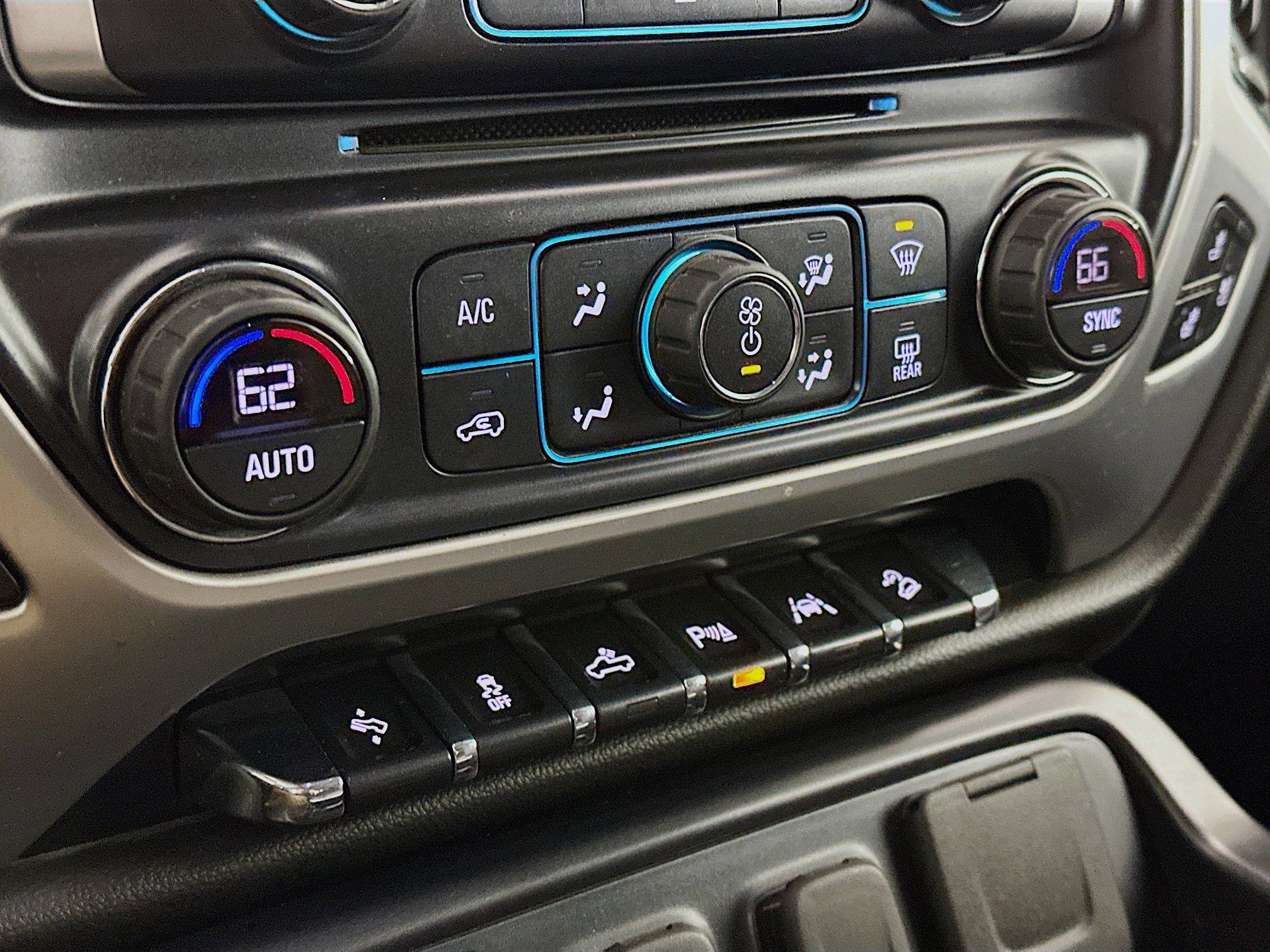 Used 2018 GMC Sierra 1500 SLT image 24