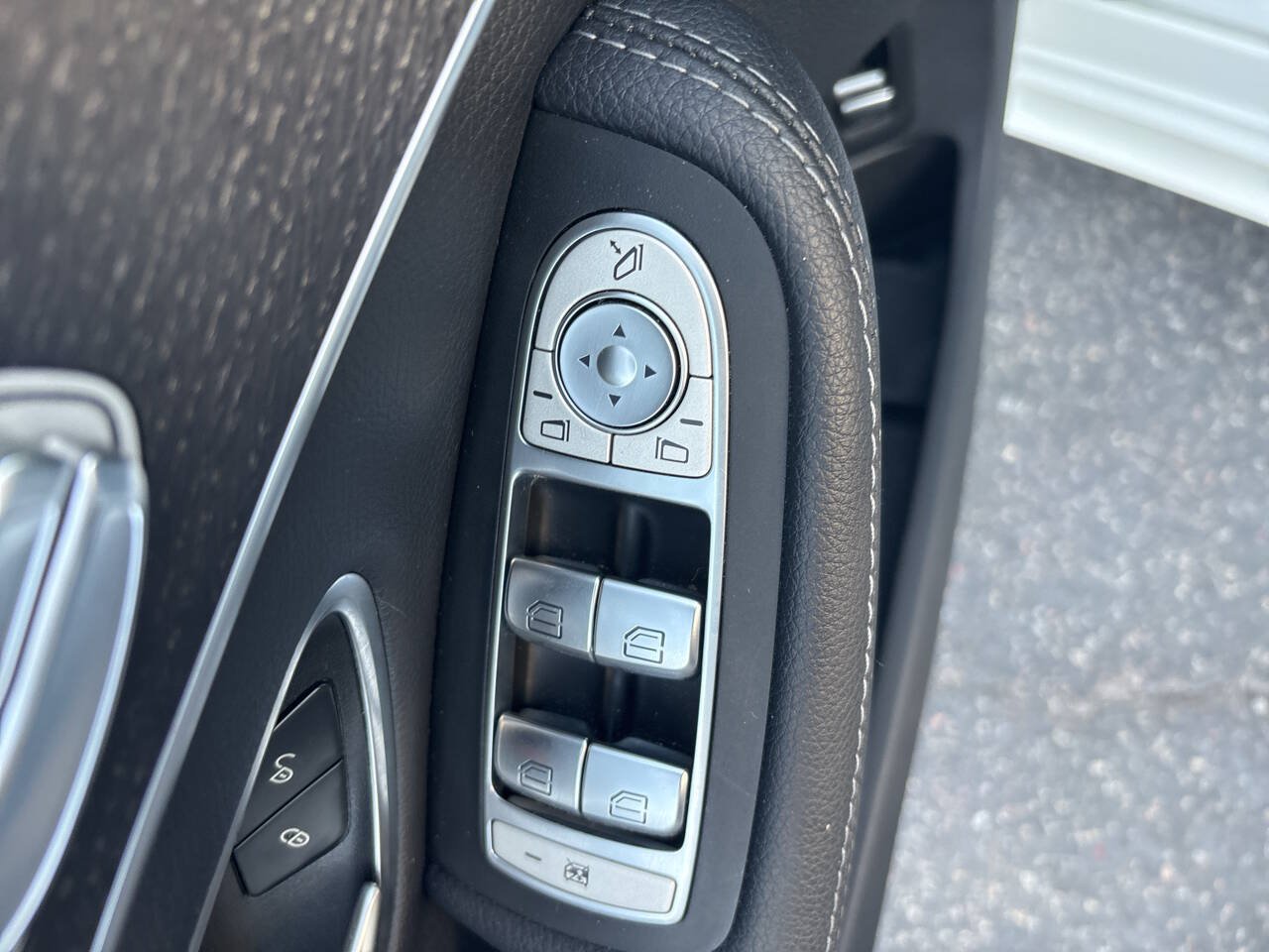 Used 2019 Mercedes-Benz C 300 Sedan image 16