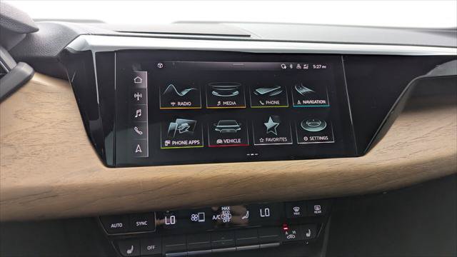 Used 2022 Audi e-tron GT Premium Plus AWD/4WD image 30