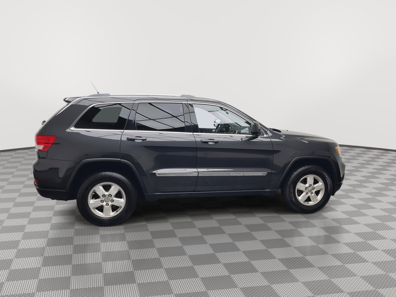 Used 2011 Jeep Grand Cherokee Laredo w/ Trailer Tow Group AWD/4WD image 34