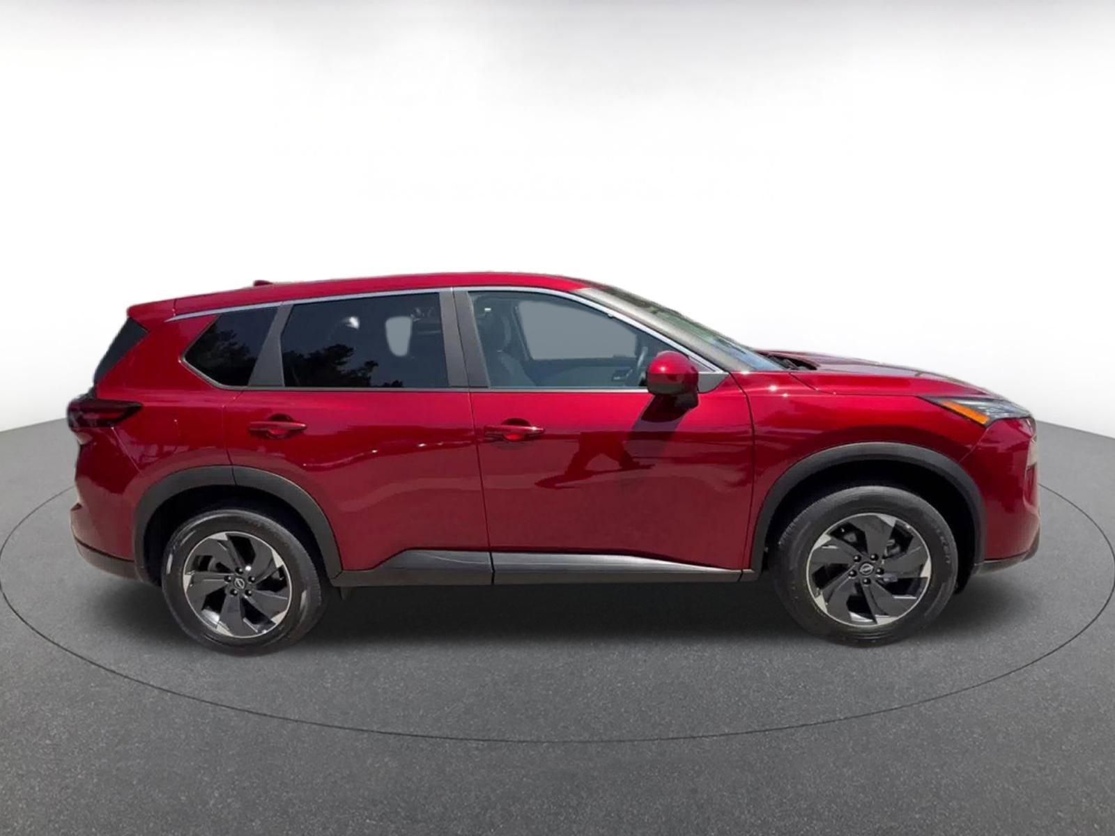 Used 2025 Nissan Rogue SV FWD image 16