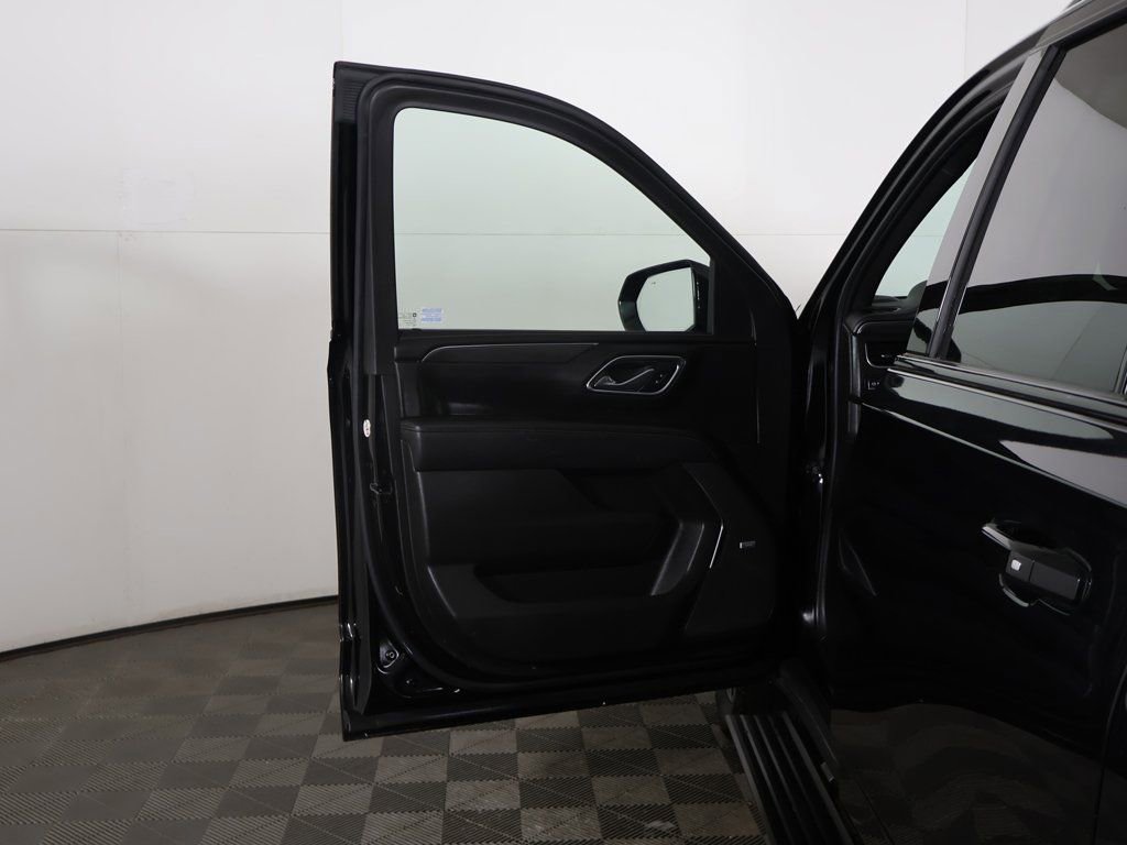 Used 2023 GMC Yukon XL AT4 w/ AT4 Premium Plus Package AWD/4WD image 27