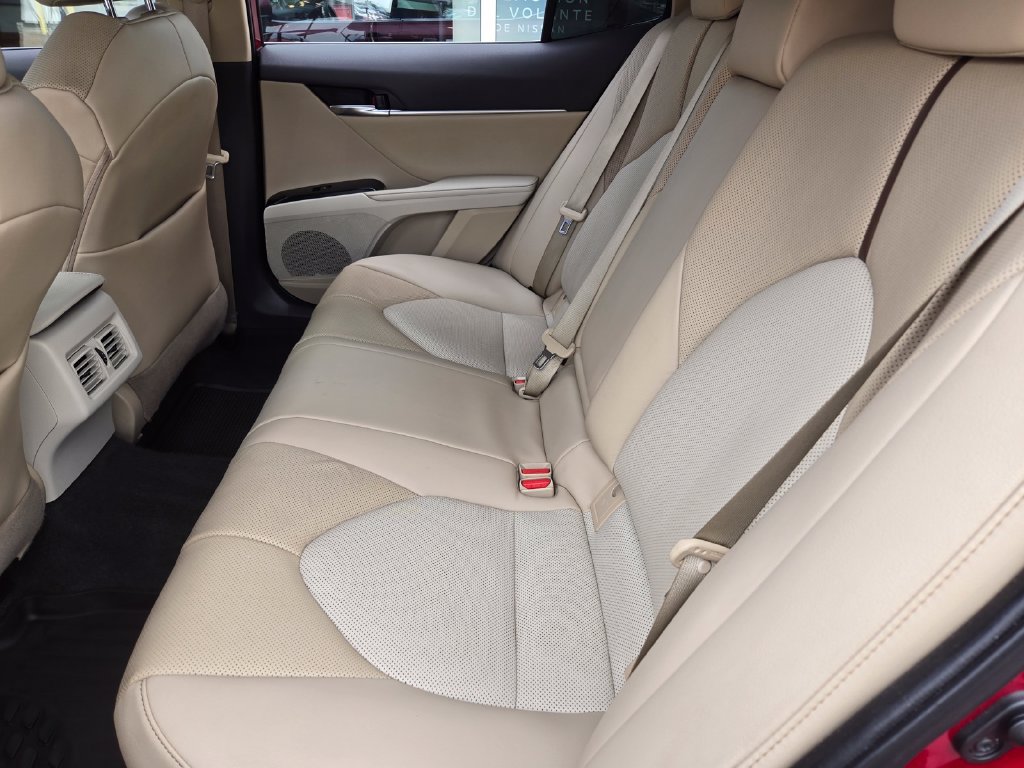 Used 2020 Toyota Camry XLE w/ Driver Assist Package FWD image 13