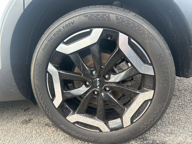 Used 2023 Kia Telluride S image 5