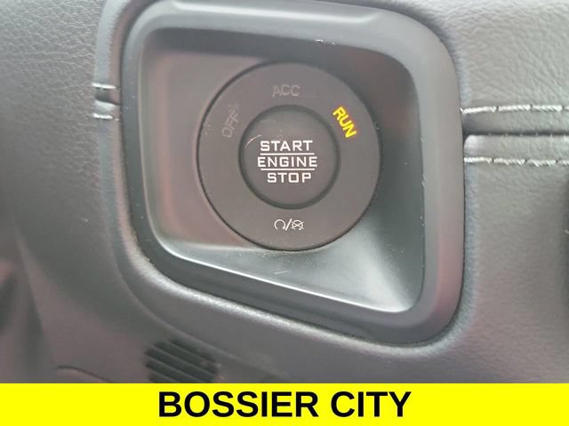 Used 2024 Jeep Wrangler Unlimited Sahara w/ Safety Group AWD/4WD image 17