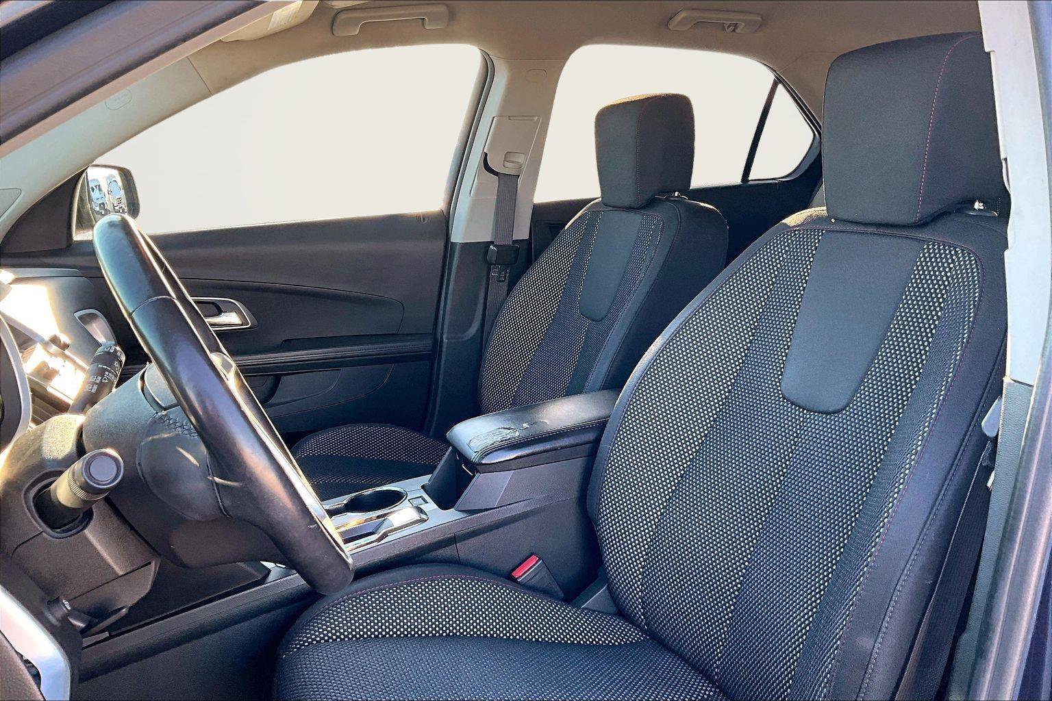 Used 2017 Chevrolet Equinox LT w/ Convenience Package image 26