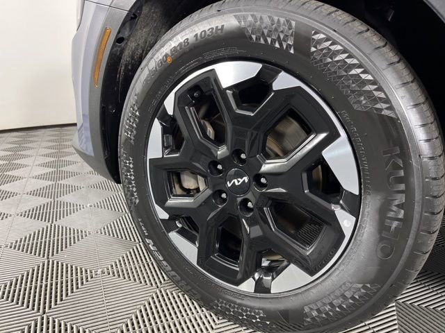 Used 2024 Kia Sorento S image 12