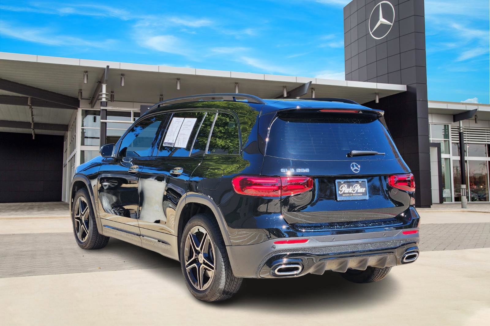 Used 2024 Mercedes-Benz GLB 250 GLB 250 image 4