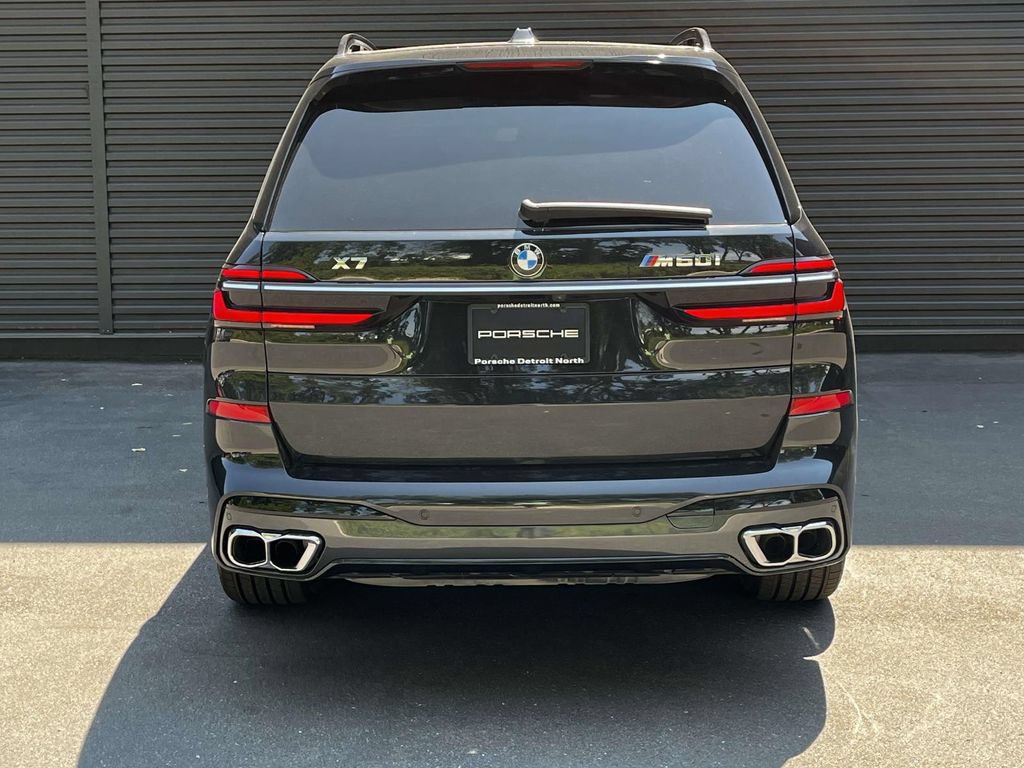 Used 2025 BMW X7 M60i w/ Climate Comfort Package AWD/4WD image 4