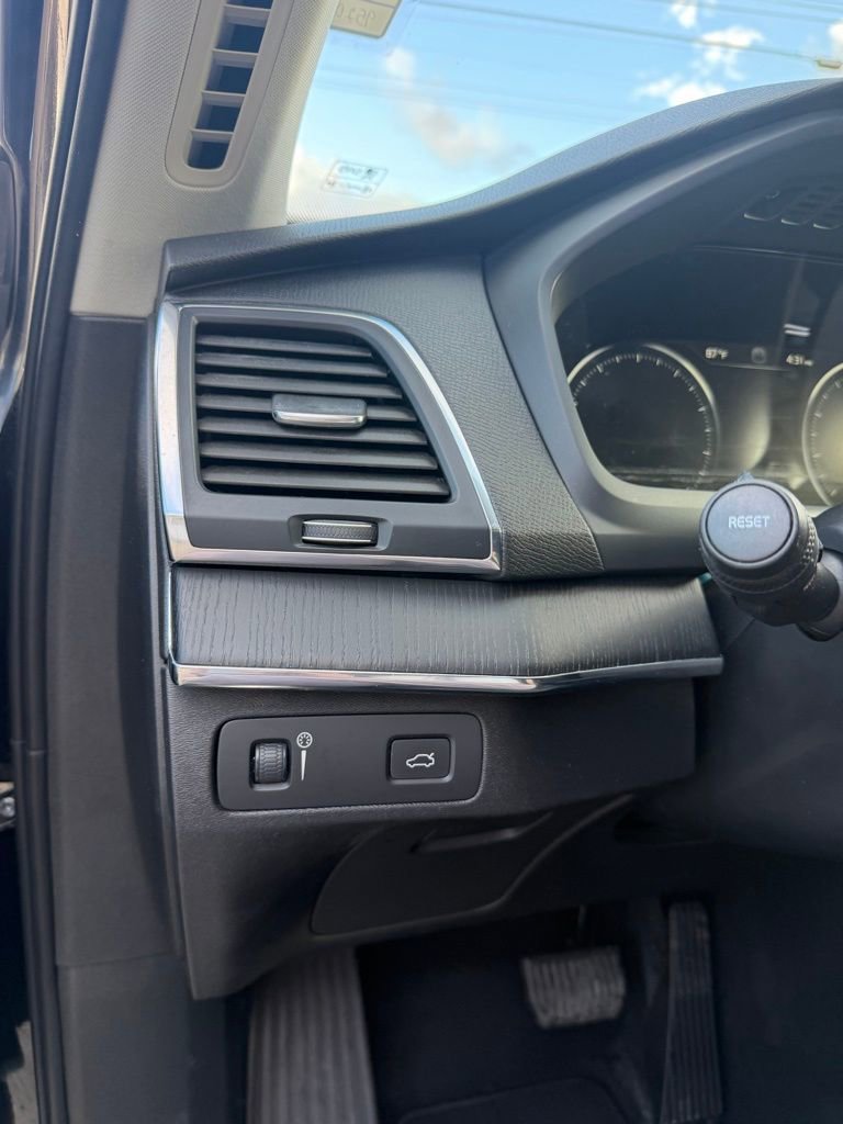 Used 2020 Volvo XC90 T6 Momentum image 17