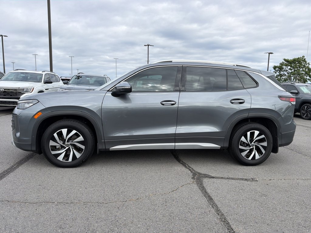 New 2025 Volkswagen Tiguan S FWD image 2