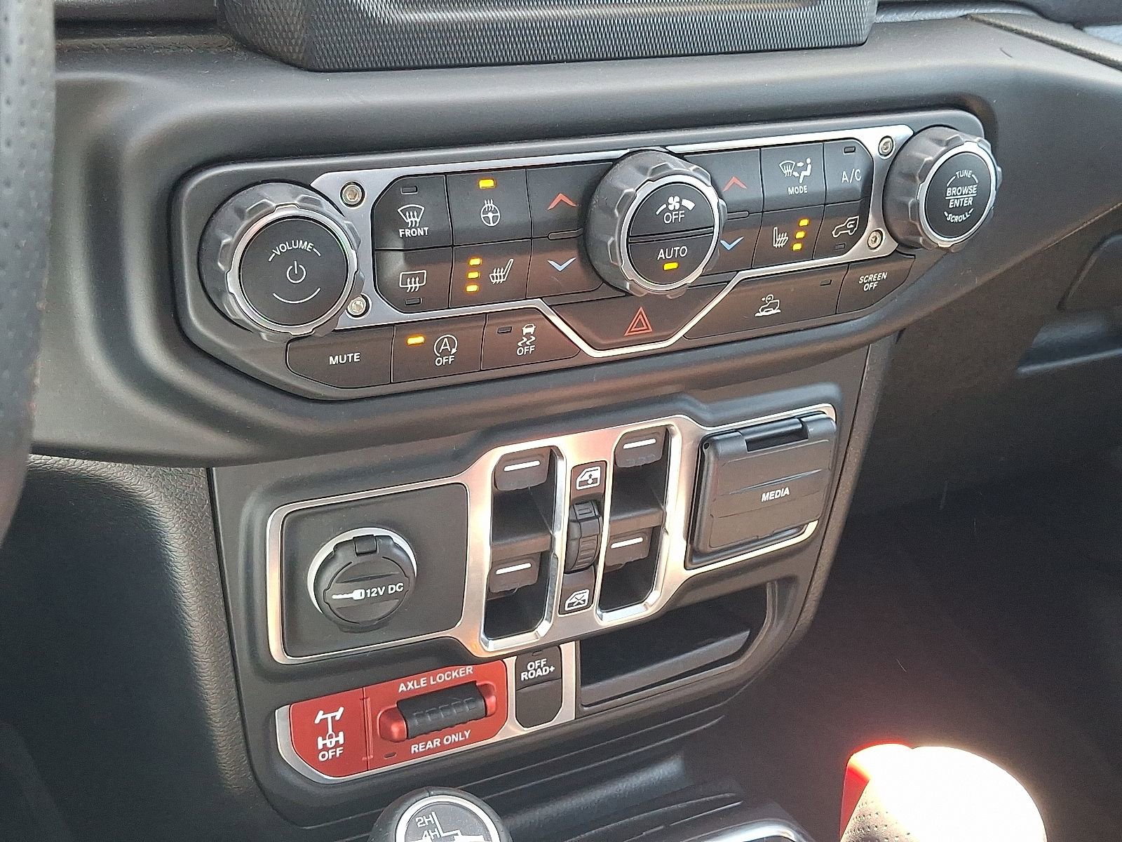 Used 2021 Jeep Gladiator Mojave w/ LED Lighting Group AWD/4WD image 17