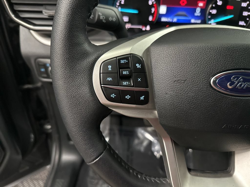 Used 2024 Ford Explorer XLT w/ Equipment Group 202A AWD/4WD image 15