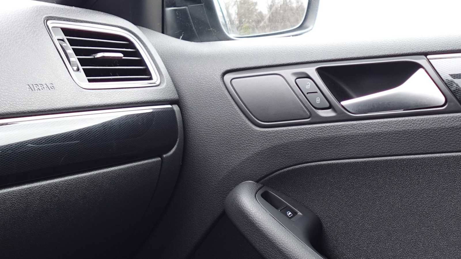 Used 2018 Volkswagen Jetta Sport image 34