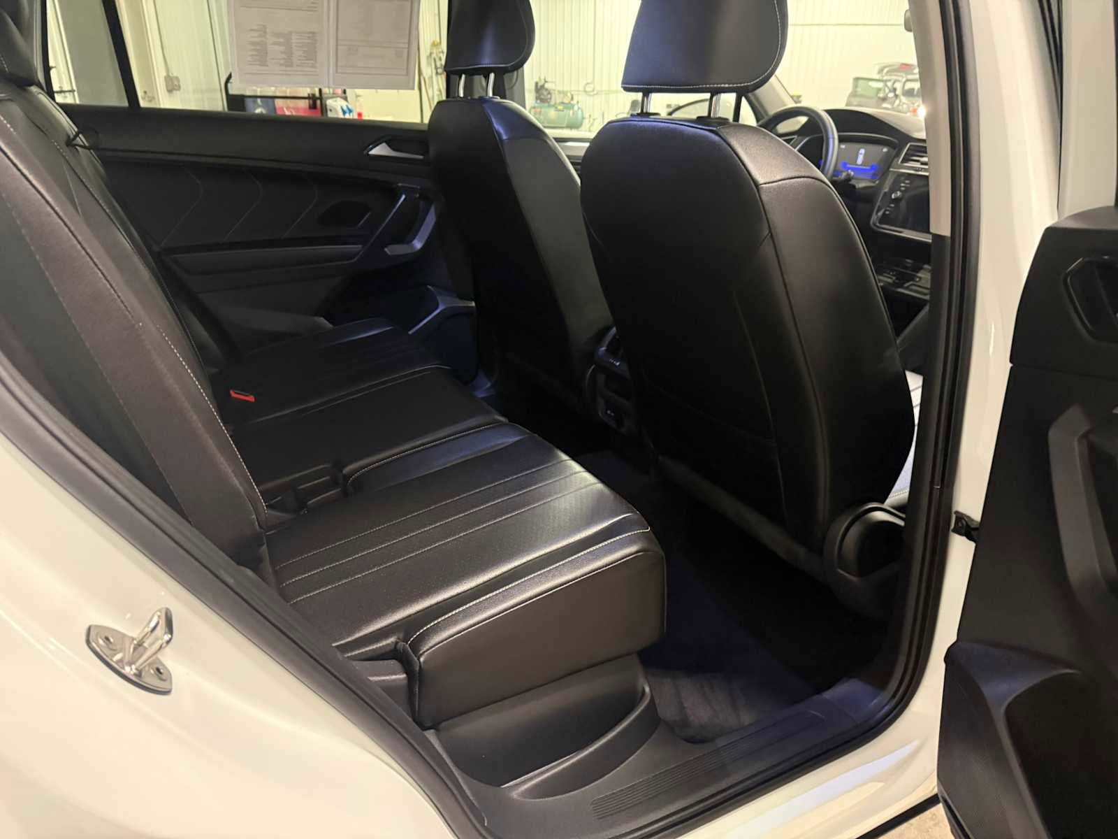 Certified 2024 Volkswagen Tiguan SE AWD/4WD image 24