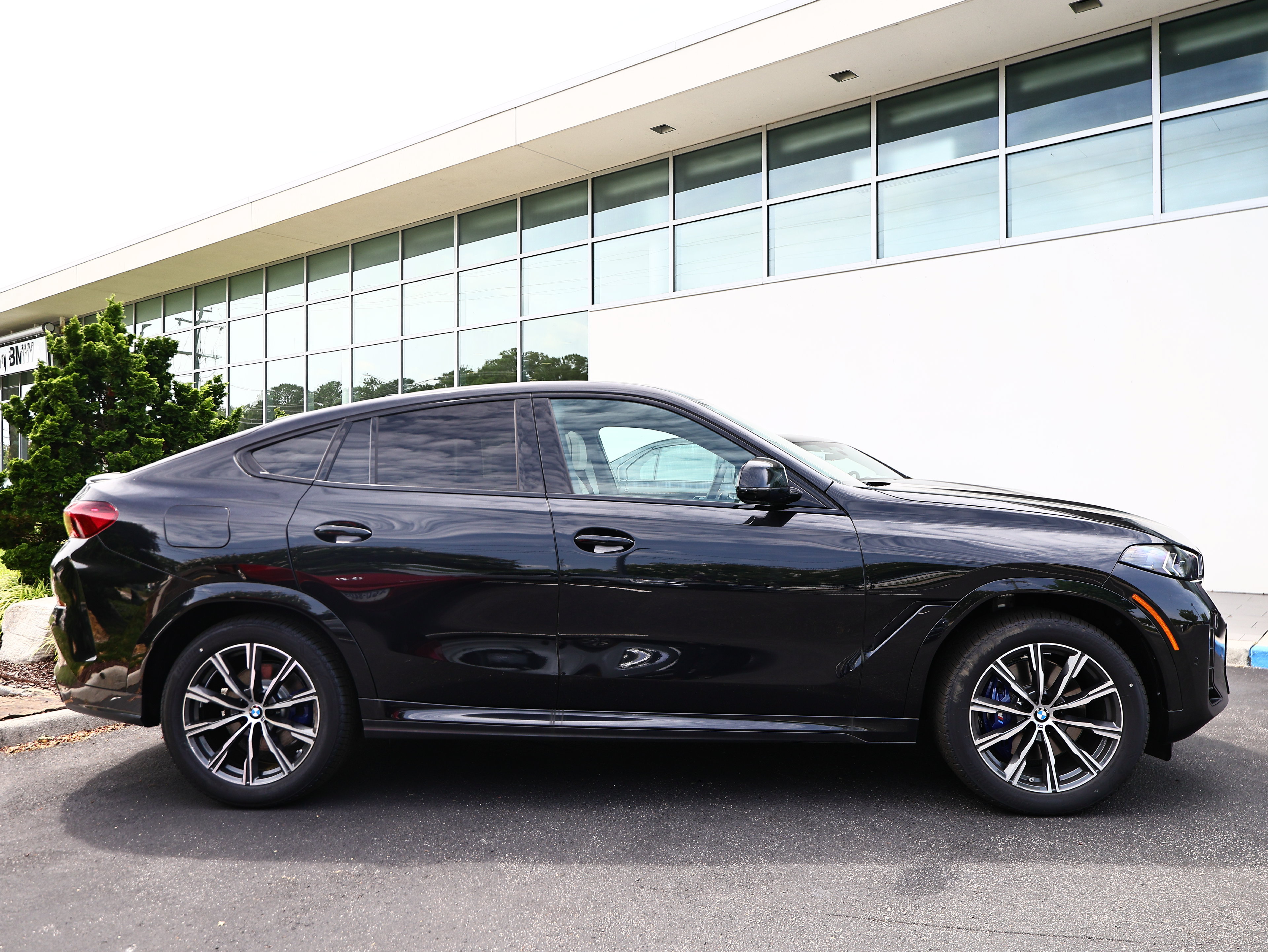 New 2027 BMW X6 xDrive40i AWD/4WD image 4