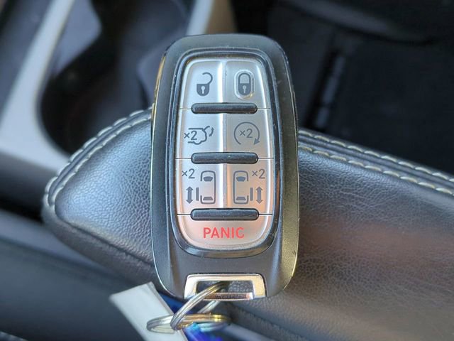 Used 2023 Chrysler Voyager LX image 27