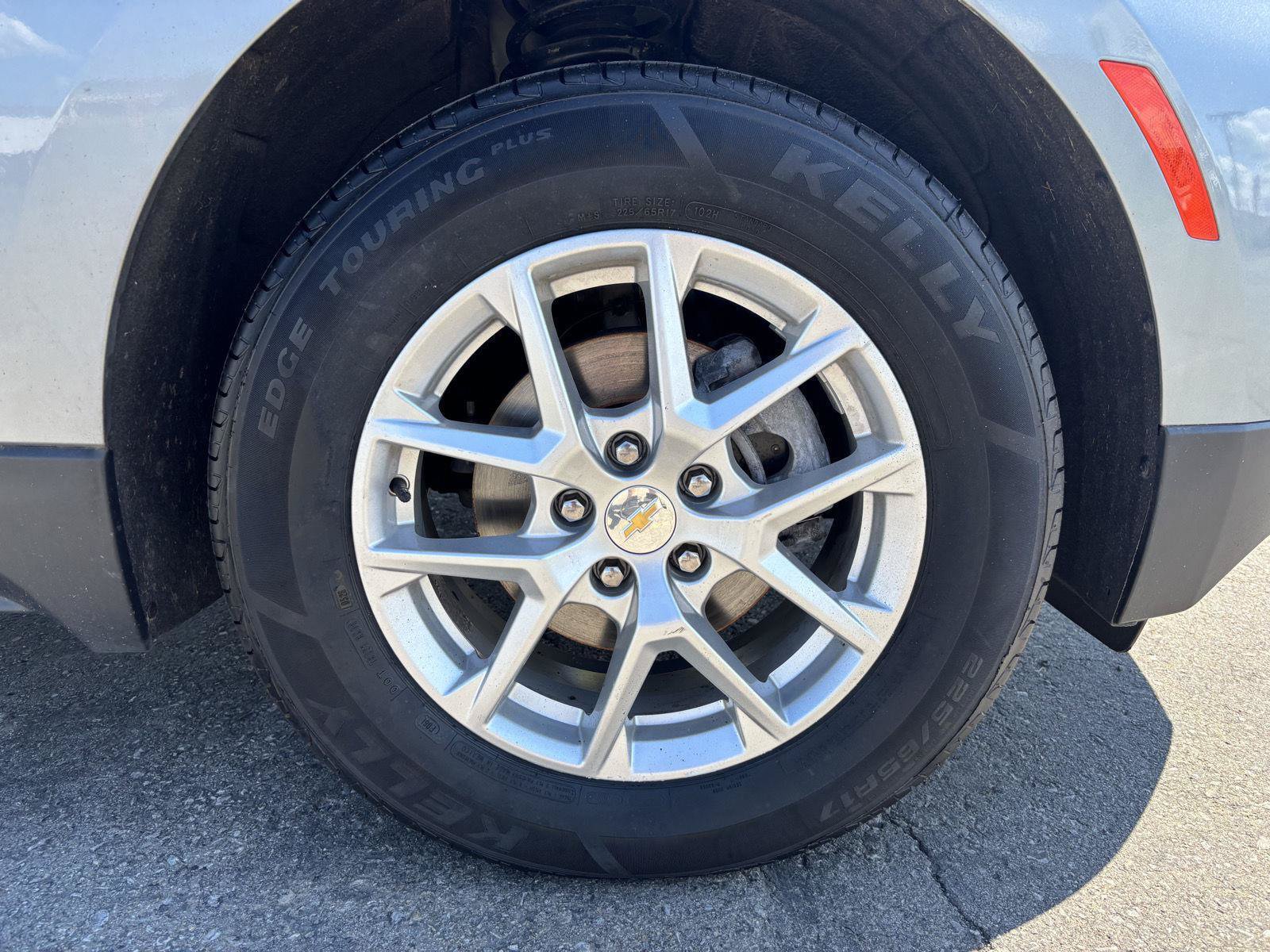 Used 2024 Chevrolet Equinox LS w/ LS Convenience Package AWD/4WD image 9