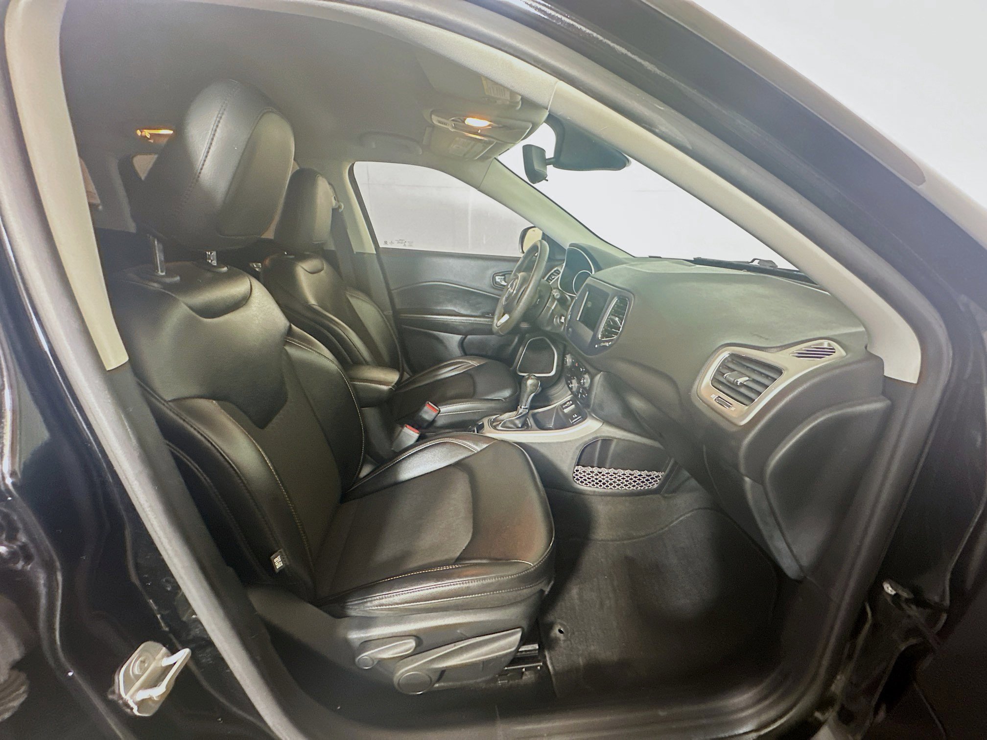 Used 2021 Jeep Compass Latitude FWD image 31