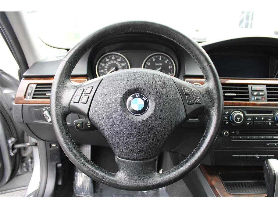 Used 2011 BMW 328i xDrive Wagon image 17