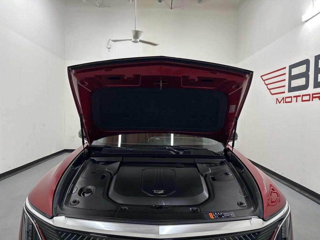 Used 2024 Cadillac Lyriq Luxury w/ LPO, Floor Liner Package image 5