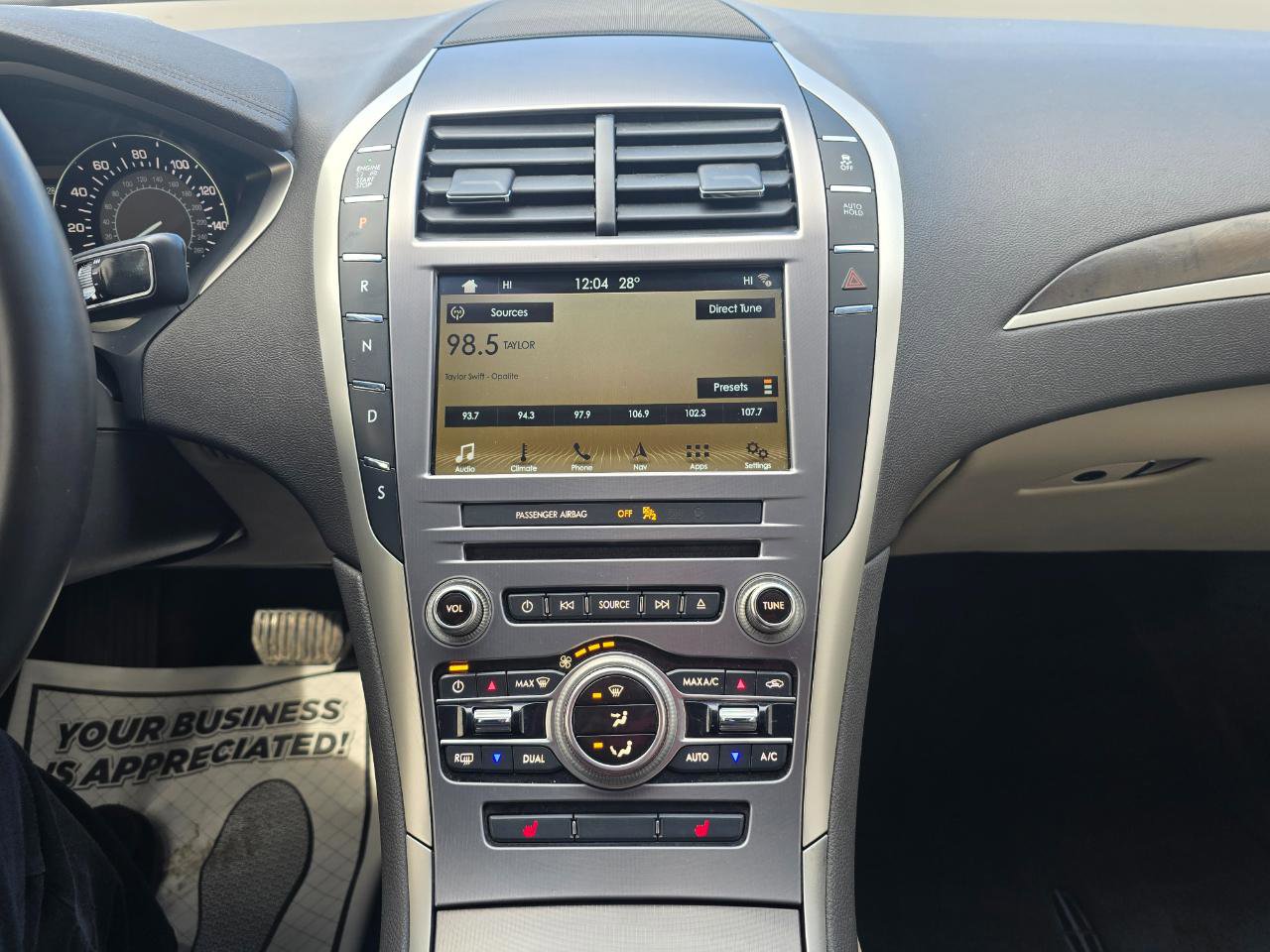 Used 2018 Lincoln MKZ Select w/ Select Plus Package AWD/4WD image 9