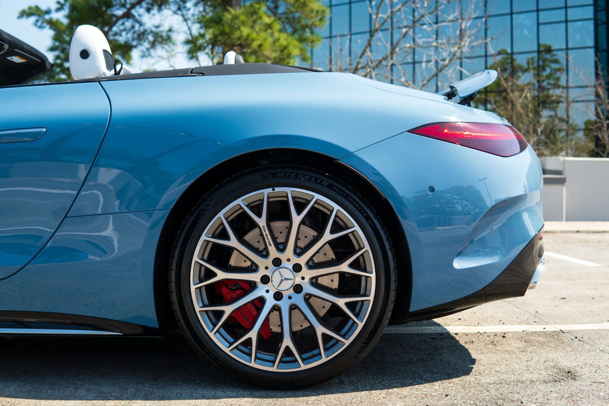 Used 2025 Mercedes-Benz SL 55 AMG 4MATIC image 32