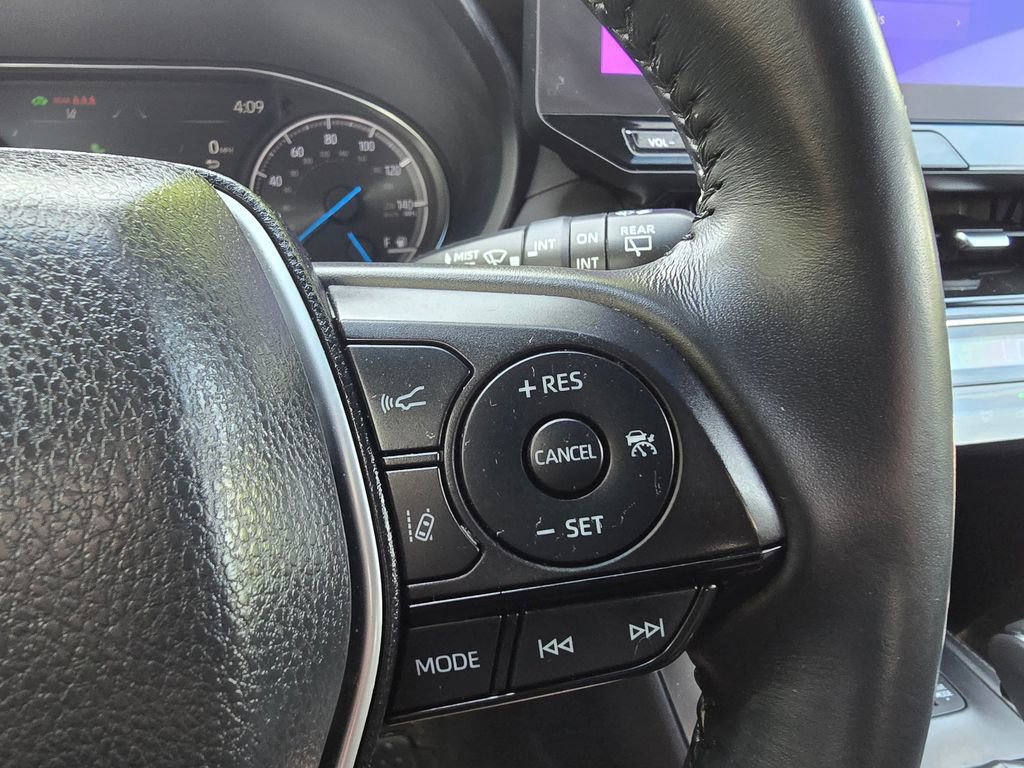 Used 2023 Toyota Venza XLE AWD/4WD image 22