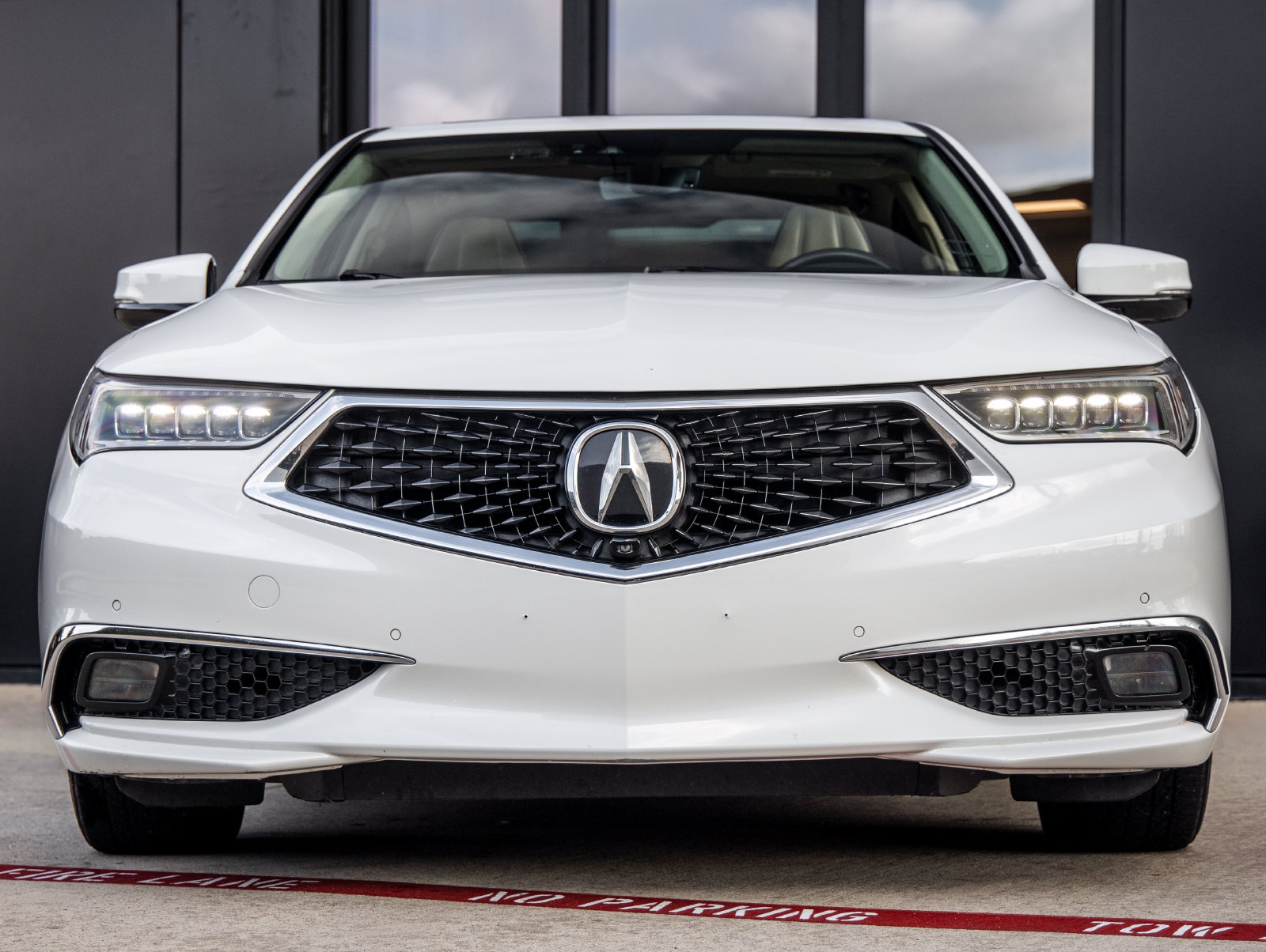 Used 2018 Acura TLX w/ Advance Package FWD image 4