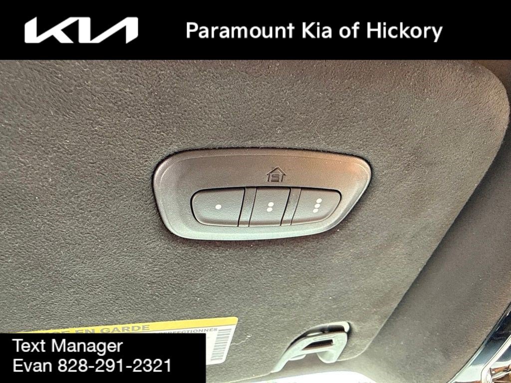 Used 2022 Jeep Grand Wagoneer Series III AWD/4WD image 36