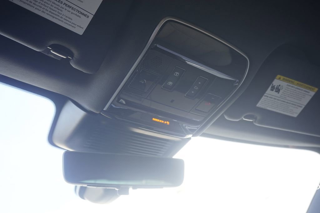 Used 2025 Land Rover Range Rover Sport Dynamic SE image 16