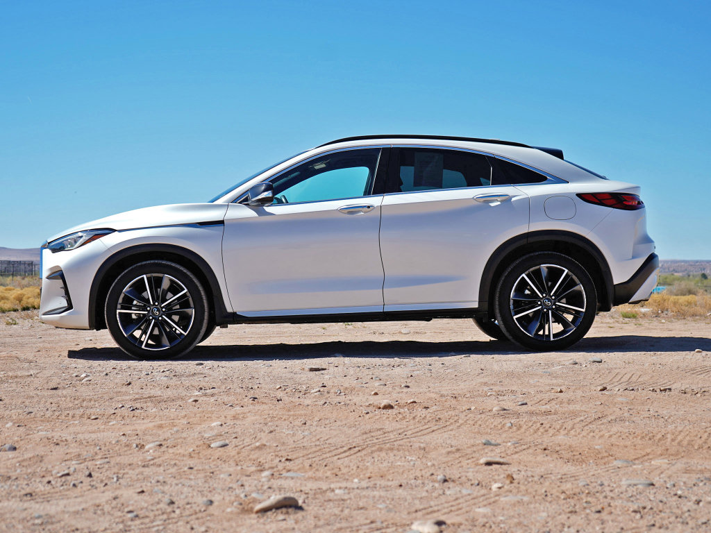 Used 2023 INFINITI QX55 Essential image 5