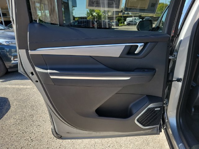Used 2025 Buick Enclave Preferred FWD image 14