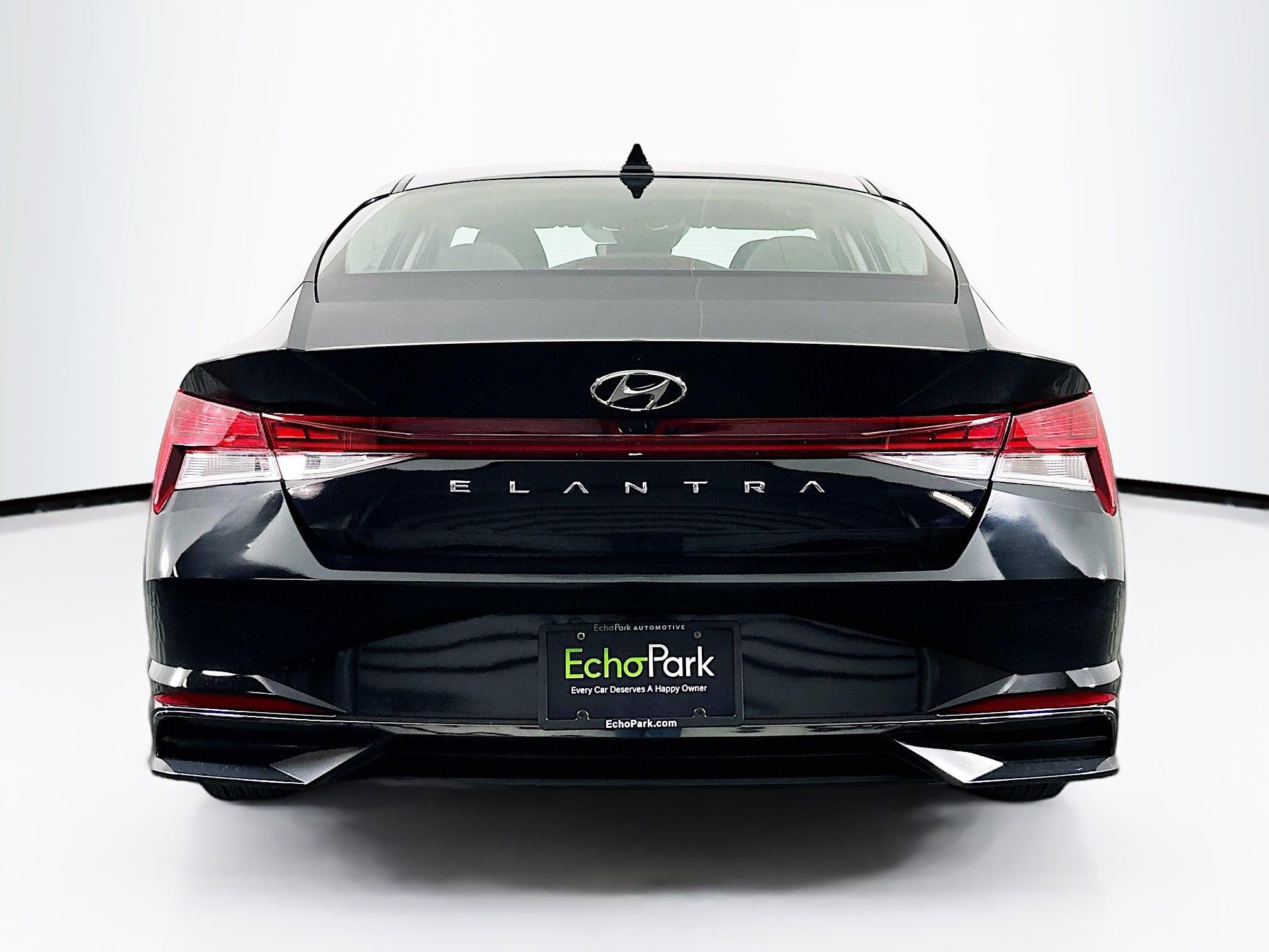 Used 2022 Hyundai Elantra SEL w/ Convenience + Premium Package FWD image 7