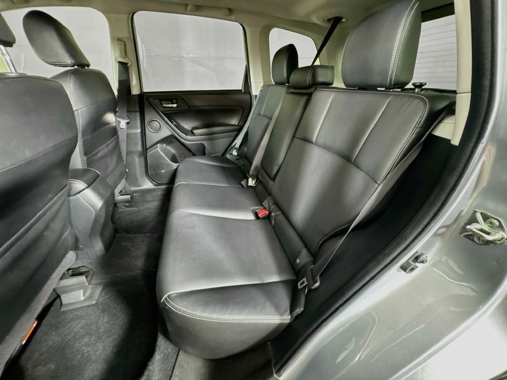 Used 2014 Subaru Forester 2.0XT Touring AWD/4WD image 30