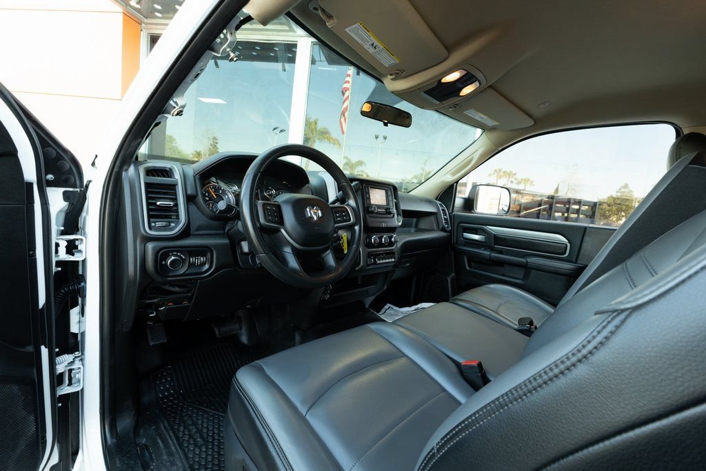 Used 2019 RAM 5500 Tradesman RWD image 17